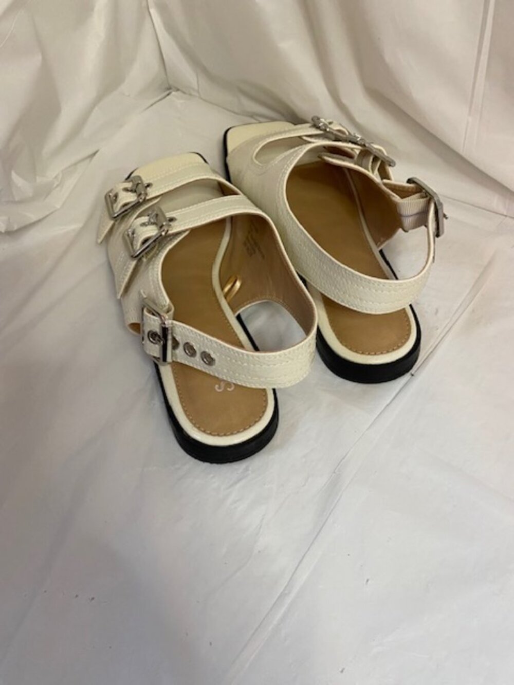 Seychelles Elsa Patten Leather Buckle Strap Sandals Cream, Women's size 10M - Picture 5 of 7